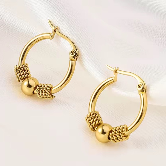Sale 18 Gold Spinners Hoop earrings relaxing - Picture 1 of 6